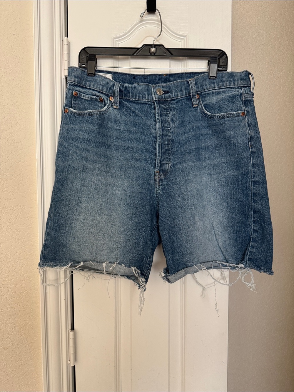 Gap Jeans High Rise Cheeky Midi Short